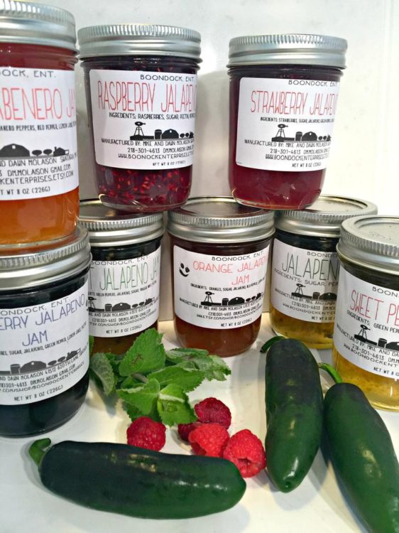 Did a friend serve you sweet jalapeno jelly on your latest charcuterie board and now you HAVE to know where to buy jalapeno jelly?
Not only will you find where to buy pepper jelly, but also make pickled jalapeno peppers.